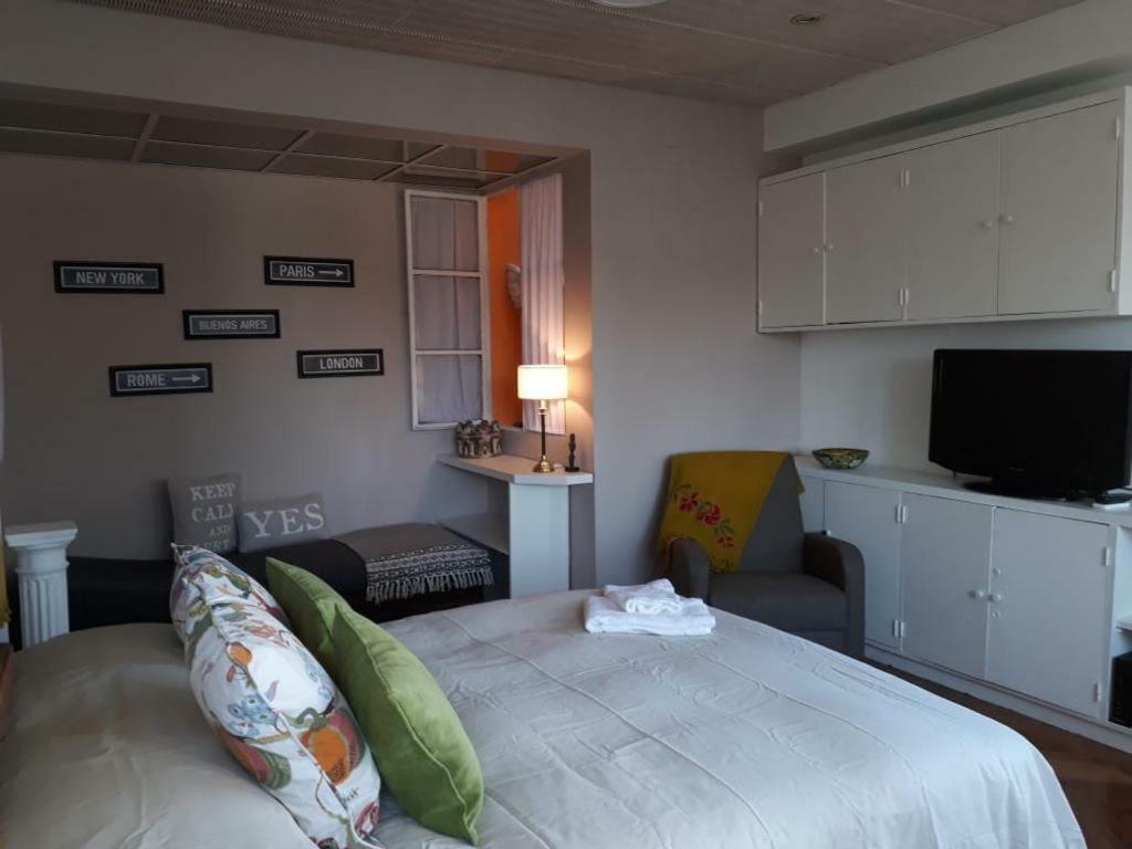 Dpto. Av. Corrientes Al 700-Centro Apartment Buenos Aires Bagian luar foto